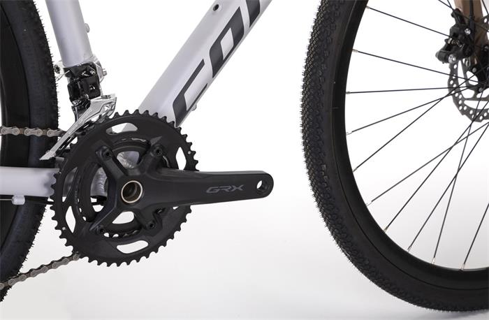 Vélo de cyclisme INVICTA Disc 5.7 couleurs 