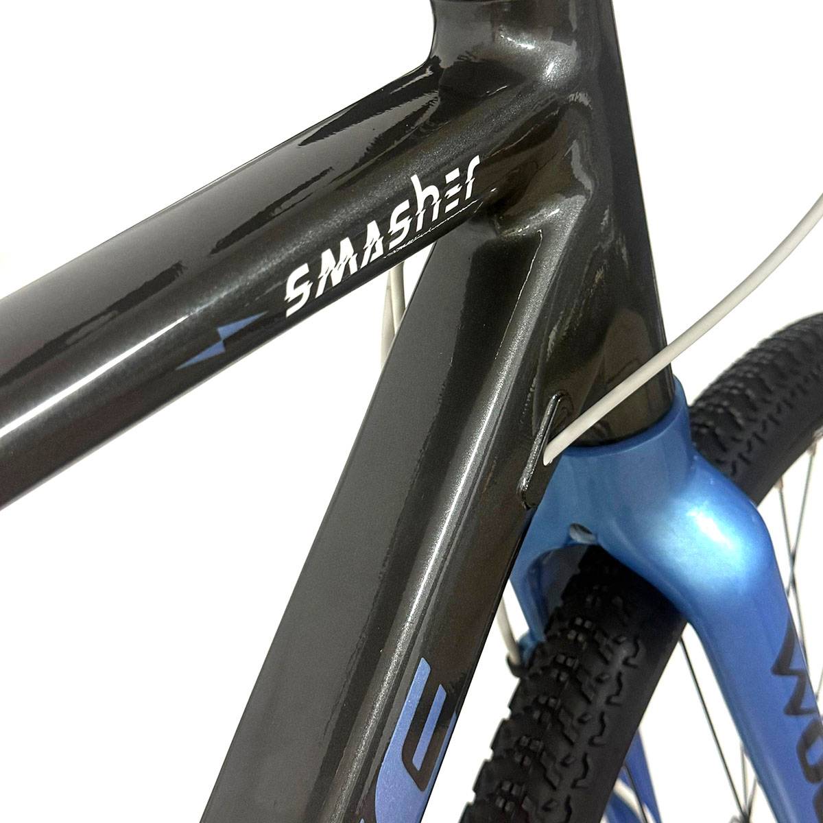 Vélo de cyclisme INVICTA Disc 5.7 couleurs 